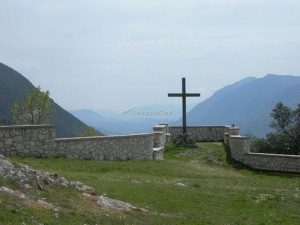 Civita d'Antino - croce sulla Valle Roveto che ispirò il grande P.S. Kroyer