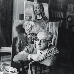 Alberto Savinio nel suo  studio